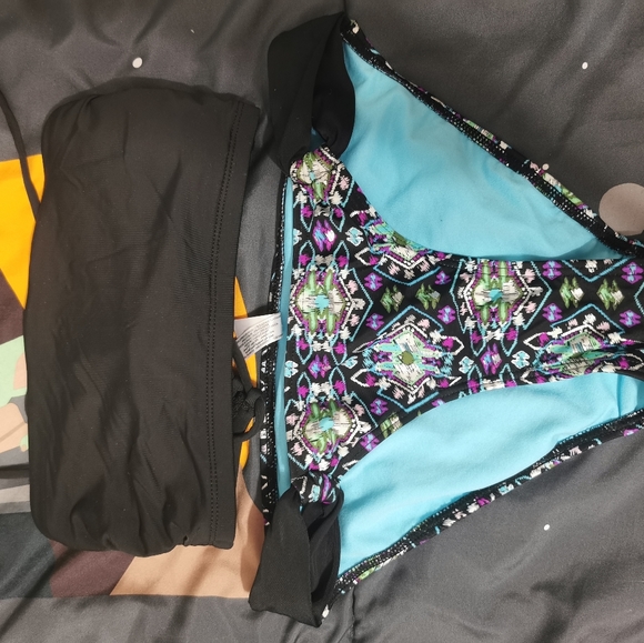 bikini - Picture 1 of 4